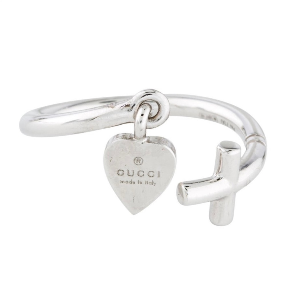 Gucci 18k white gold cross and heart ring size 6